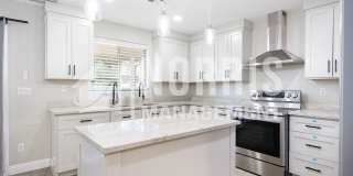 Beautiful Large Home w/A Pool Gallery 14