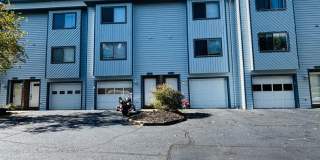 2 Bedroom, 2.5 Bath Townhouse Gallery 1