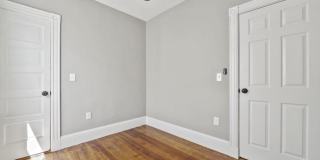 18 Lyon St. Gallery 6
