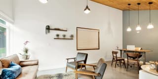 The Huntley Gallery 7