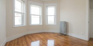 Nicely renovated 4 bed unit near the Green Line and BU! Gallery 16