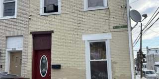 917 Center Street Gallery 1