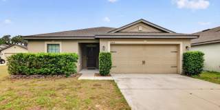 Available June 15th! 3BR Home in Tavares with Huge Backyard Gallery 1