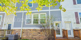 RENT REDUCED!!! 2 Bedroom 2 Bath Townhome in Urbandale with attached 2 car garage! Gallery 1