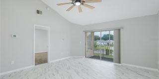 Beautifully Updated Condo Gallery 10