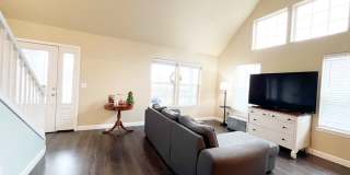 734 Tufts Avenue East Gallery 7