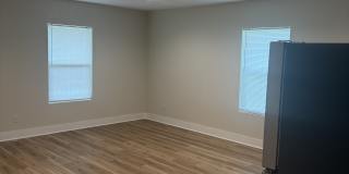 709 E 10th St Gallery 4