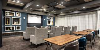 Larkspur Creekside Age 55+ Apartment Homes Gallery 22