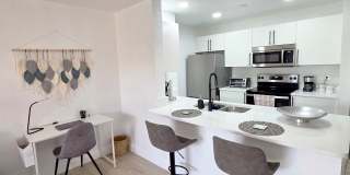 5447 Vineland Road Gallery 6