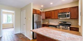 Beautiful Three Bedroom in Washington Square West Gallery 27