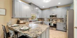 12341 Eagle Pointe Cir Gallery 1