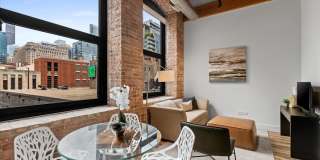 153 W Ohio Street Gallery 5