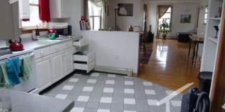 Nice 3 bed in oak square Gallery 7
