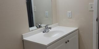 2-Bedroom Condo with Tampa Bay Views in Desirable Tradewinds Community! $400 OFF 1st Month Rent (Lease signed by June 26!) Gallery 13