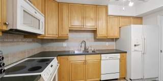 3850 Oaks Clubhouse Dr Gallery 1