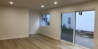 GLENOAKS Gallery 15
