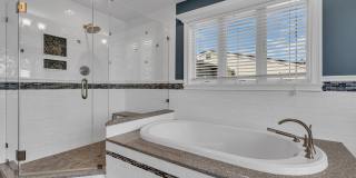 105 Beacon Boulevard Gallery 17