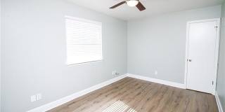 229 OAK Avenue Gallery 16