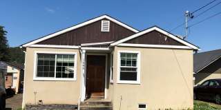 Cute 2 bedroom with garage Gallery 1