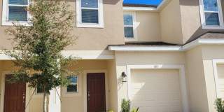 3 Bedroom/2.5 Townhouse For Rent in St. Cloud, FL $300 Credit to move in Gallery 1