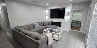 887 W Duval Street Gallery 7