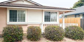 Lovely 3 Bedroom 2 Bathroom Available Now! Gallery 1
