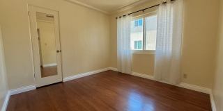 Cozy Two Bedroom Duplex w/ Hardwood Floors! Lovely Kitchen! Lots of Natural Light! Gallery 11