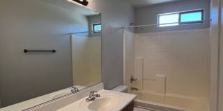 4 beds, 2.5 baths, 1,741 sqft Gallery 11