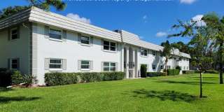 OUTSTANDING 1 BEDROOM/1 BATH CONDO! SUPER PRICE AND LOCATION! CLOSE TO SIESTA KEY! Gallery 1