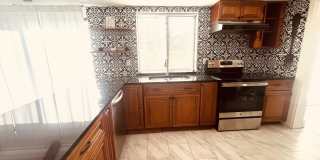 241 NW 15th Street Gallery 12