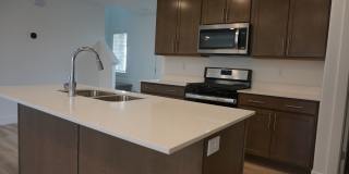 Layton Townhome 3 Bed 2.5 Bath Gallery 10