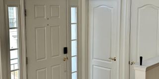 1607 SENECA Avenue Gallery 4