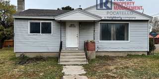 4 bedroom 2 bath - 1 Car Detached Garage - Small dog negotiable Gallery 1