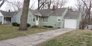 2 Bedroom 1 Bath Home In Fairway Gallery 1