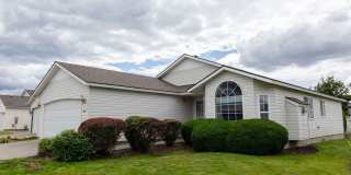 Single Story Home w/ HOA Provided Lawn Services Gallery 1
