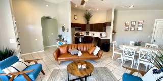 Luxurious Fully Furnished 3 Bedroom Home with Garage! Gallery 9