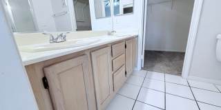 Charming 2 bedroom single story townhome Gallery 16
