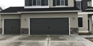 4-Bedroom, 2.5-Bath Home with a 3-Car Garage and a Fully Fenced Backyard with No Rear Neighbors. Gallery 1