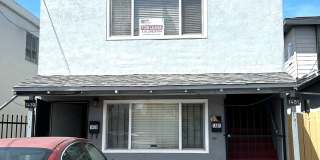 Spacious Upstairs Two Bedroom Apartment in Oakland Spacious Upstairs Two Bedroom Apartment in Oakland Gallery 1