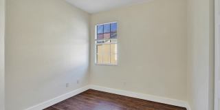 9075 Plymouth Place Gallery 13