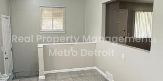 Move-In Ready Brick Ranch on a Corner Lot | Warren Gallery 7
