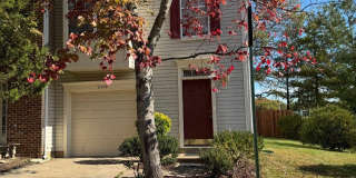 2450 CLOVER FIELD Circle Gallery 1