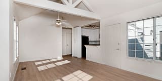Schooner Bay Apartment Homes Gallery 19