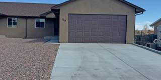 Spacious 3 Bed 2Bath Unit located in Pueblo West Gallery 1