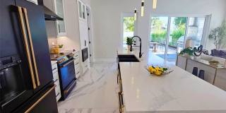Bold Sarasota Bay Luxury Custom Home, 5 beds/4 baths, Private pool. Gallery 13