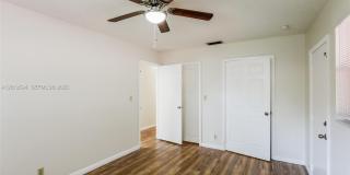 7306 SW 3rd Ct Gallery 10