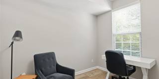 Stylish 3bd 3.5bath townhome for rent in the highly desirable Vermillion Gallery 5