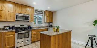 Gorgeous 6 Bedroom/3.5 Bathroom Home! Gallery 14