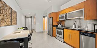 Logan Circle Condo | 1 Bed | 1 Bath | 885 Sf | Large Private Patio | 1 Garage Parking Space Gallery 10