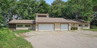 981 Meadowbrook Drive Gallery 1